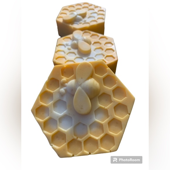 Handmade Soap - Oatmeal Honey & Milk Soap Bar - Picture 8 of 13